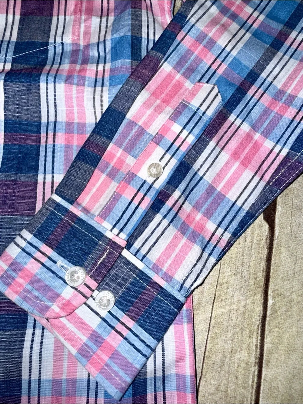 Izod Blue & Pink Plaid Long-Sleeve Button-Down Shirt